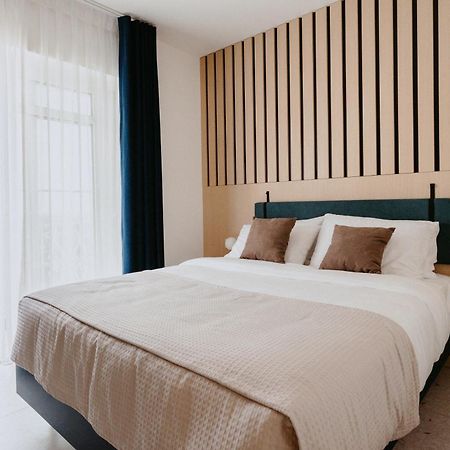 Townhouse17 Boutique Bed & Breakfast Виктория Экстерьер фото