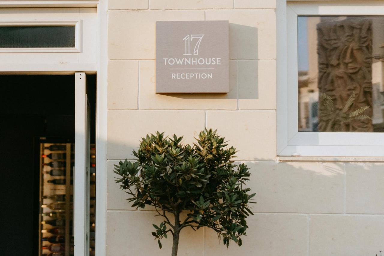 Townhouse17 Boutique Bed & Breakfast Виктория Экстерьер фото
