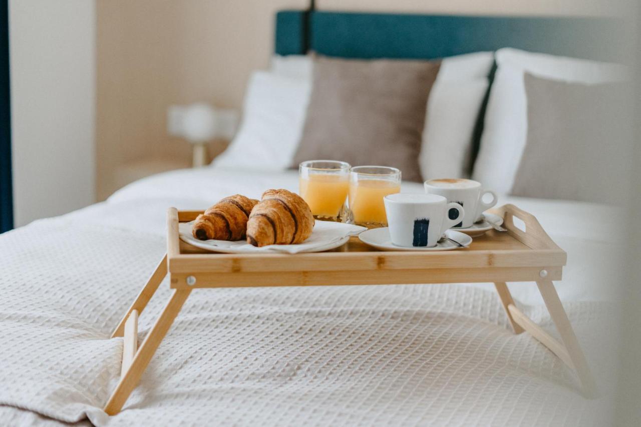 Townhouse17 Boutique Bed & Breakfast Виктория Экстерьер фото