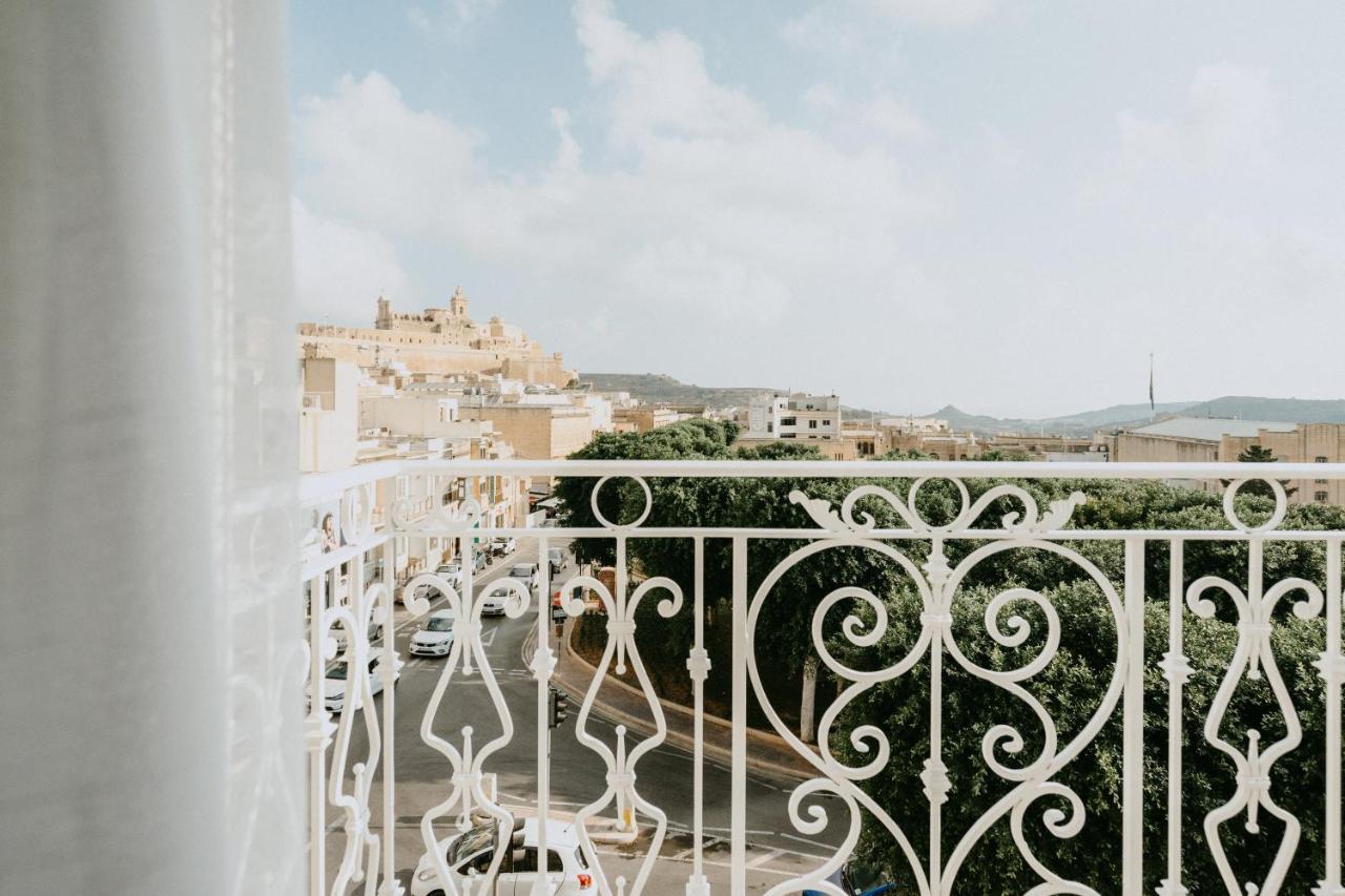 Townhouse17 Boutique Bed & Breakfast Виктория Экстерьер фото