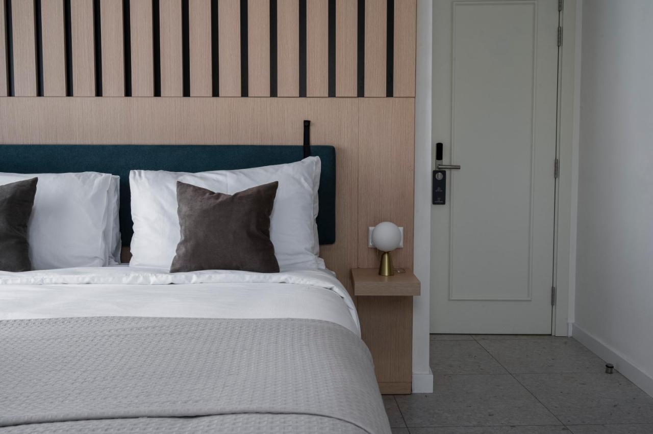 Townhouse17 Boutique Bed & Breakfast Виктория Экстерьер фото